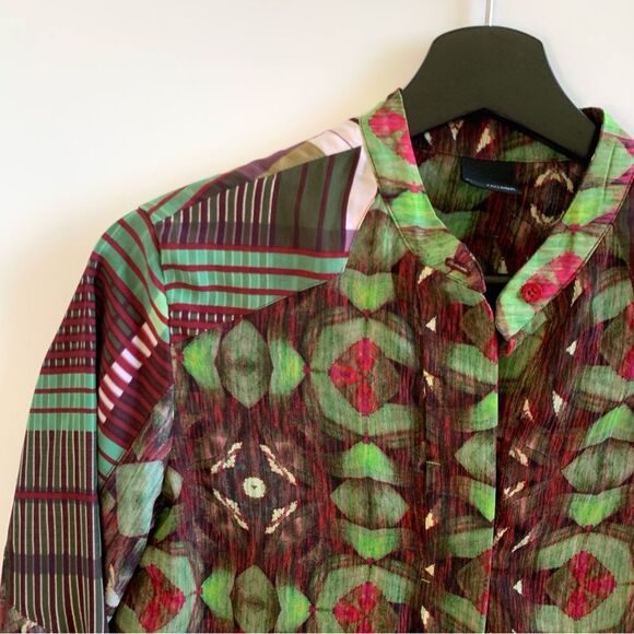 Sacada Abstract Red Green Long Sleeve Button Up Top Size Small - Picture 4 of 15